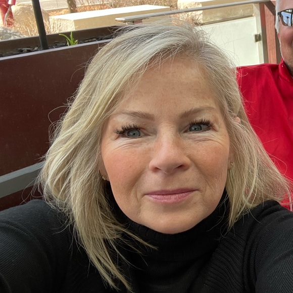 Meet your Posher, Elizabeth - Picture 1 of 1